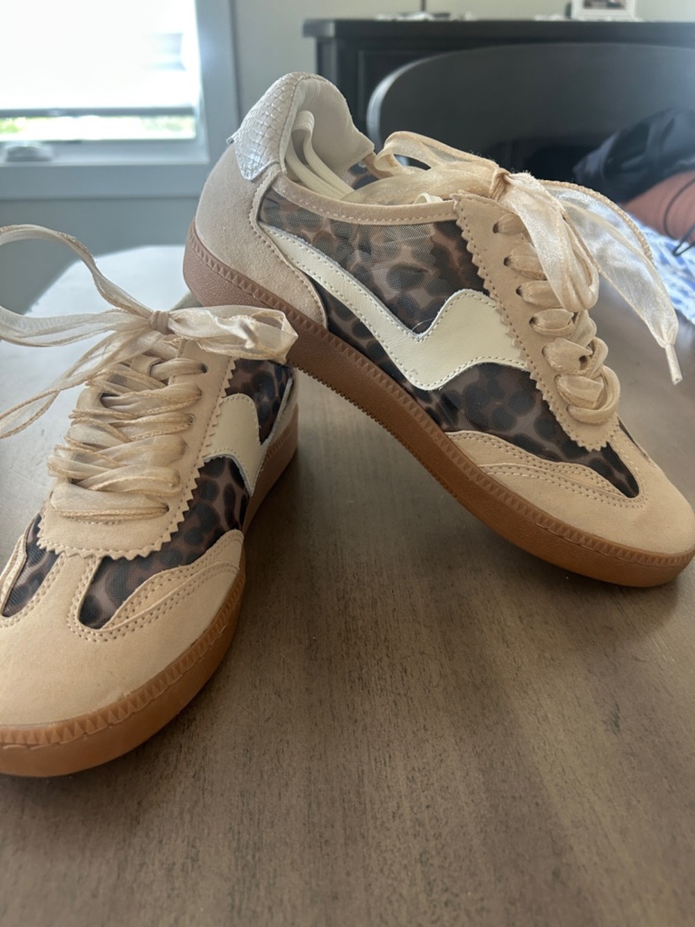 Dolce Vita Cream & Leopard-Print Ribbon Lace Sneakers